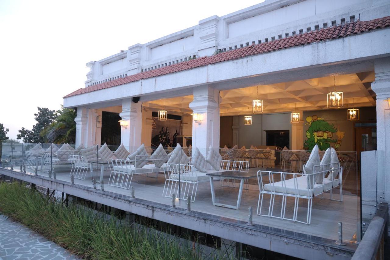 Hotel Fort28 Nágpur Kültér fotó